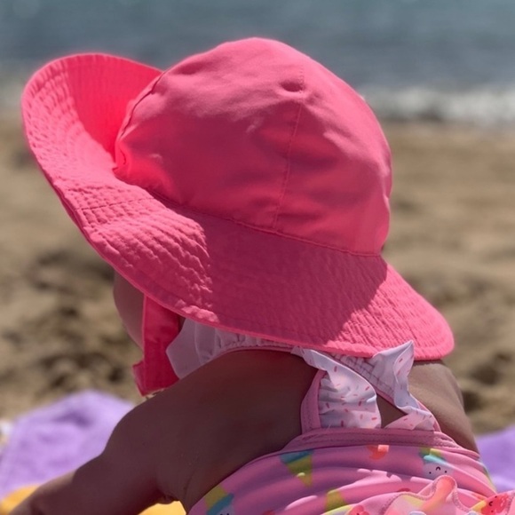 Carter's Baby Toddler Sun Hat Hot Pink Wide Brim and Fabric Flower Size 2T to 4T - Picture 1 of 7